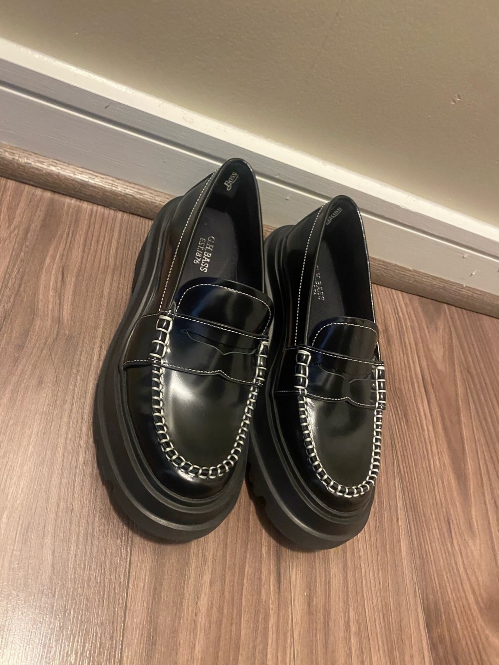 G.H.BASS Platform Lug Classic Loafer 7.5 - Picture 5 of 13